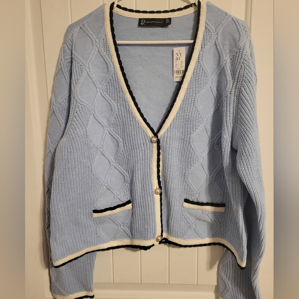 Contrast Trim Diamond Cable Stitch Cardigan NWT ♥️